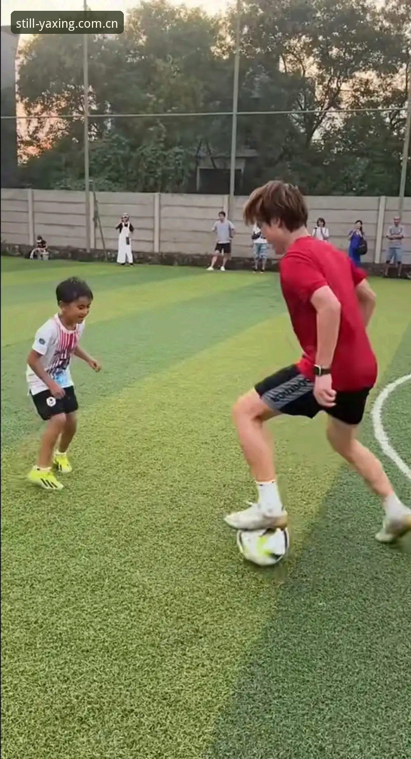 更衣室里的声音，和训练场上的脚步
